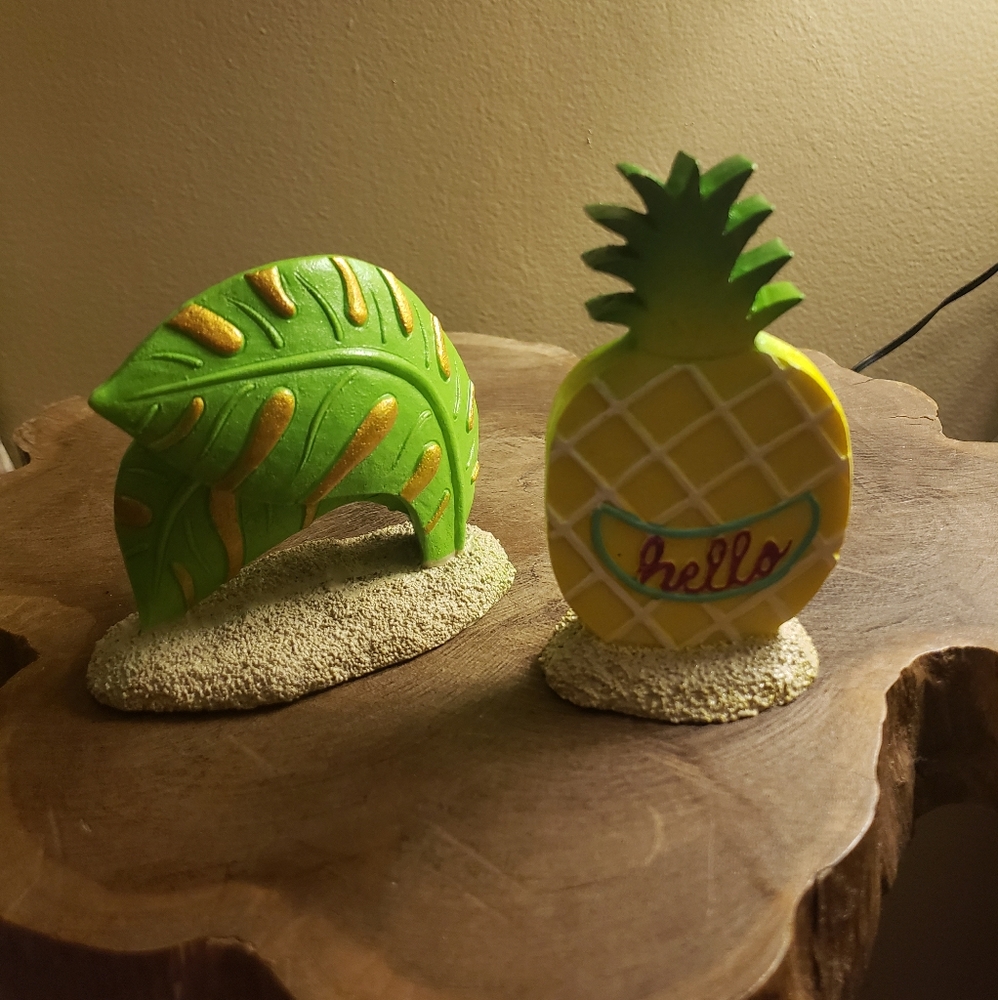 2 tropical fish 🐠 decor